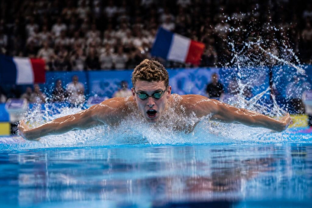 découvrez comment léon marchand, prodige français de la natation, transforme le sport par ses performances exceptionnelles et son impact mondial.